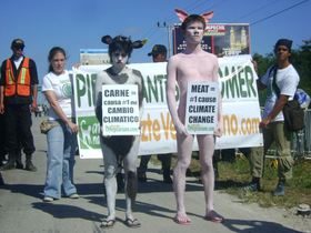 Protesta durante la clausura de la COP16