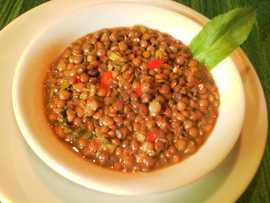 Sopa de lentejas con semillas de cilantro y coco 