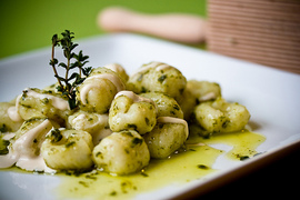 Gnocchi con vinagreta de tomillo