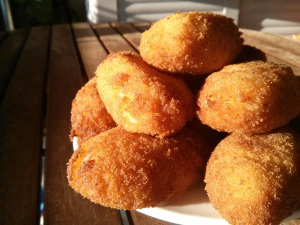 Croquetas de zanahoria y cebolla con base de patata