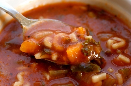 Sopa de verdura roja