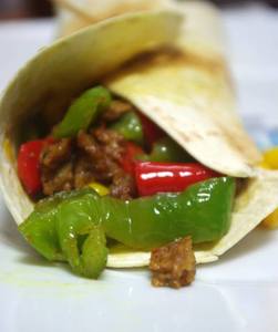 Fajita vegana con seitán y verduras