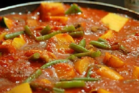 Salsa de verduras y tofu 