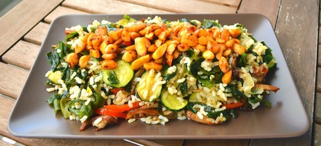 Arroz con calabacín y wakame y salsa de almendras con soja