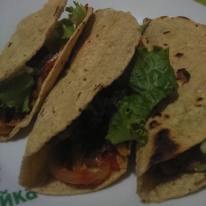 Tinga con setas, zanahorias y jitomates