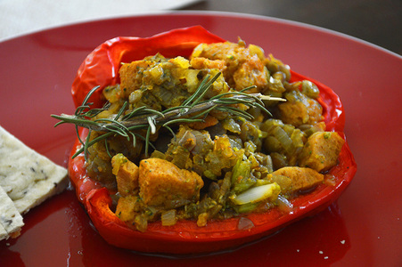 Morrones rellenos con "carne" vegetal