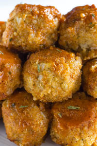 Albóndigas de quinoa y coliflor buffalo (bombas)