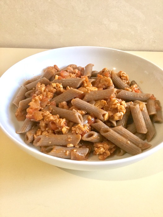 Pasta con boloñesa de tempeh