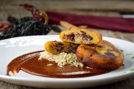 Dobladitas de plátanos con frijoles