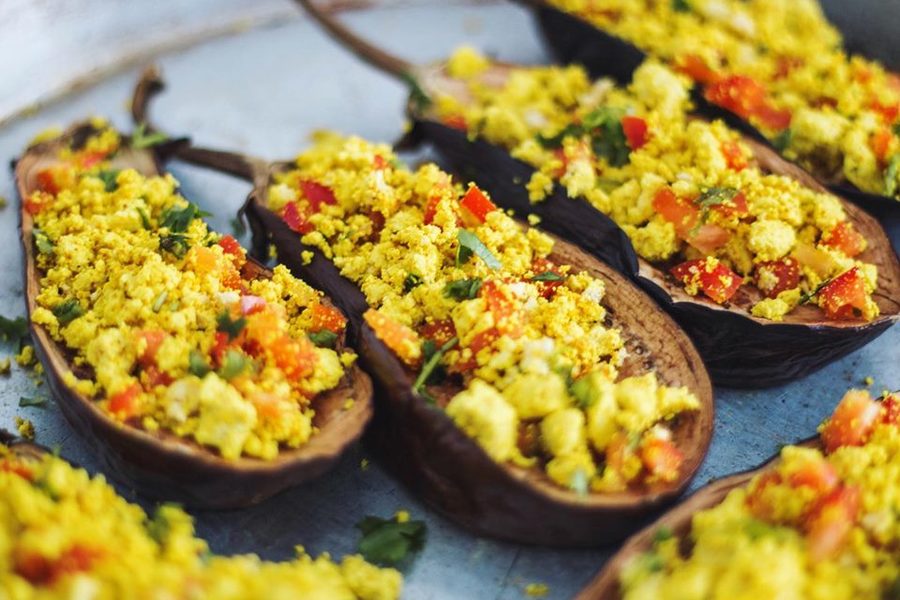 Berenjenas rellenas de "tofu revuelto"