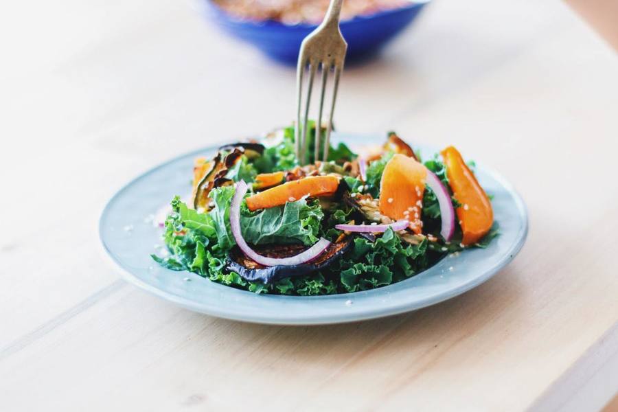 Ensalada de calabaza y kale